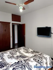 Quarto no apartamento do anfitrião na Praia do Canto - Image 5