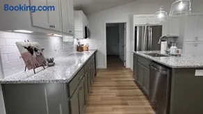 Lucky Cowboy Lodge Near WinStar - Cozy 3BR Home - Image 5