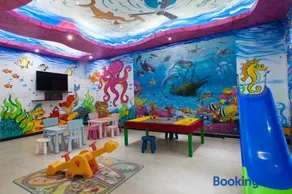 Private Luxury Home With Spacious Design - Image 3