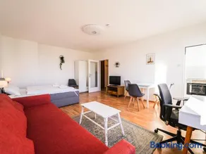 Spacious Apartments with View & Free Parking - Image 1