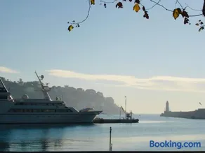 Charme Méditerranéen Votre pied à terre au Cœur du Port de Nice - Image 2