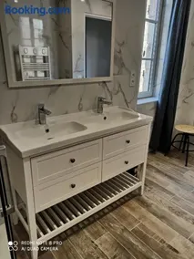Triplex 110 m2 centre historique avec jacuzzi DINAN - Image 2