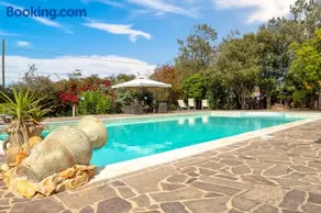 Villa Melograno with exclusive swimming pool surrounded by greenery - Image 2