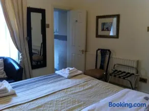 Carlingford House Town House Accommodation A91 TY06 - Image 3