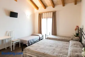 Chesini Rooms - Image 1