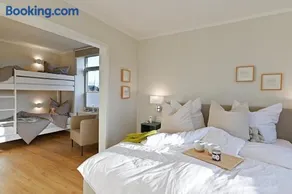 Helle Deel - Image 3