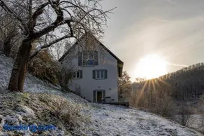 Freistehendes Ferienhaus mit Kamin, Sauna, atemberaubenden Blick ins Tal, mehrere Terrassen, 1500qm Grundstück 1,6m hoch eingezäunt - Image 4