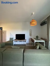 Kıbrıs Girnede 1 yatak odalı Süper lüks havuzlu daire - Image 4