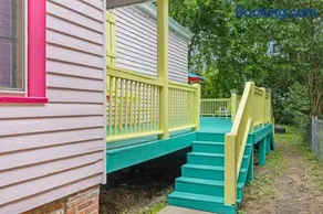 Uptown Colorful Cottage by the Riverwalk - Image 2
