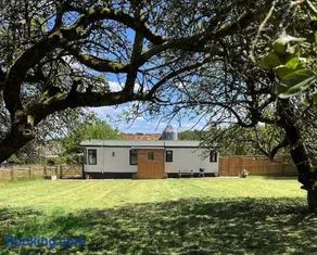 Stunning farm lodge - Image 1