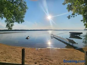 Family Shoreline Hideaway - Image 1
