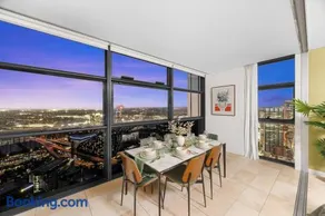 Sydney TownHall 3 bedrooms enjoy the prosperity of Sydney - Image 1