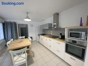 Maison rénovée avec cuisine équipée à La Roche-Posay - FR-1-541-148 - Image 3