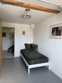 Lake Zurich Attic with Parking and View - Image 2