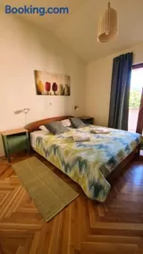 Oasis apartment with sea view and garden - Image 5