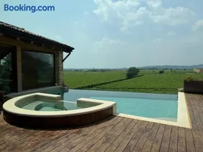 Large villa between Verona and Venice - Image 1