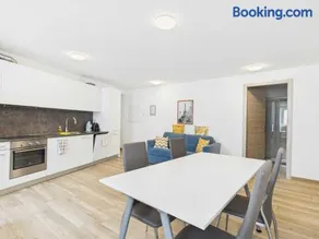 Court House Curio - Image 2