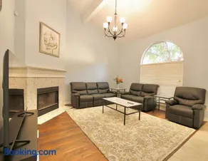 Gorgeous 4 bedroom 2,5 bath Home with Heated Pool, Spa & Game Room close to DFW Airport, Gaylord Convention Center, Shops and Restaurants - Image 1