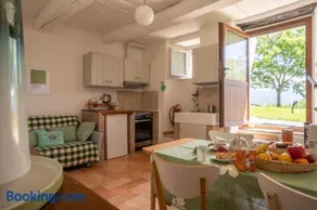 AGRITURISMO BUON VENTO, Appartamento L'ALBERO SBANDIERATORE una cozy home in Gubbio Italy - Image 1