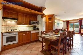 Le Cristal MB1 Mont-Blanc View, Pool, Private Sauna & Parking - Happy Rentals - Image 4
