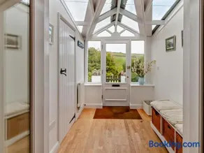 3 Bed in Shanklin oc-60922 - Image 3