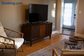 Charming 1940s Bungalow Cozy Vibes & Vintage Style - Image 3