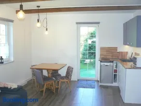 Blue house - Image 3