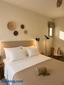 Thyme Timeless Stay - Image 1