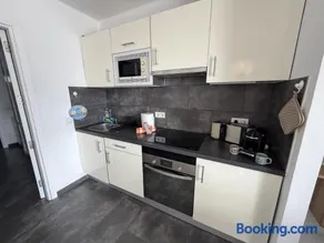 402 Loma Verde - Image 3
