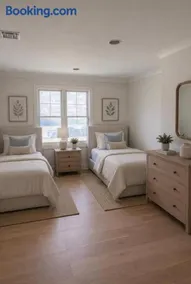 6BR Luxury Montclair Residence - Image 4