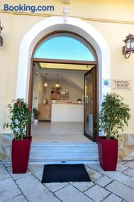Ilios Hotel - Image 1