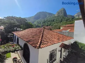 Itacoatiara - Apartamento com café da manhã ao lado da praia - Image 2