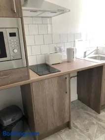 Lancaster Studio Apartments - Image 5