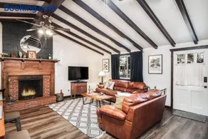 The Salty Fox-modern Vintage Cabin - Image 2