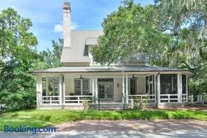 3 Bedroom Wilson Village Home 14 - Image 2