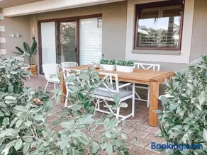 Carindale, 10,19 Dowling Street - Ground floor unit close to pool and tennis court, Wi-Fi, foxtel, linen and bed making supplied - Image 5