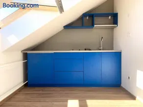 Blue President - Image 4