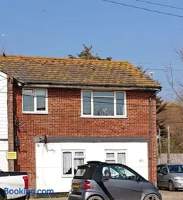 Stylish 2 bed flat at Camber Sands - Image 4