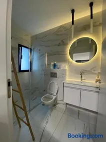 studio ilanit - Image 1