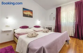 One-Bedroom Apartment In Ostrvica - Image 2