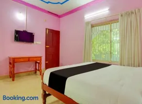 Luxe Lakeside Pool Villa Kovalam - Image 4