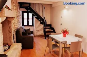 Casa Vacanze L'arco di Fondarca - Image 2