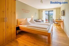 Main-Vinotel Weingut Helmstetter - Image 3