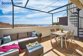 Sea View Penthouse, Pool, Privacy, Benalmadena - Image 4