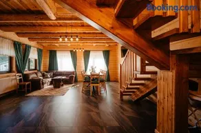 Rucăr Chalet - Image 3