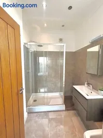 Bethel Suite Canning Town - Free Parking - Image 2