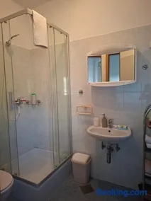 Guest House Surina - Image 4
