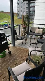 Airport 10mins apartment with free parking - Image 2