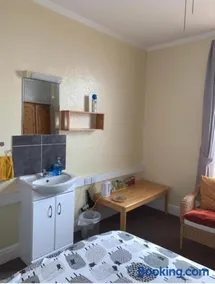 Brafferton guest house - Image 4