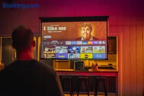 The Driftwoods | Clubhouse | Hot Tubs | Fire | Projector - Image 3